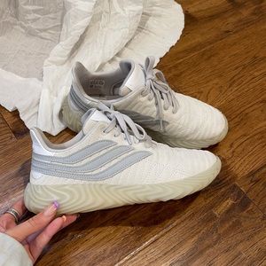 Men’s Adidas sneakers (size 8 for women)